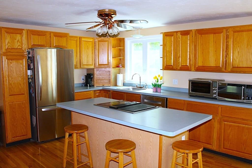 Single Family Residence at 27 Gretchen Way, Raynham MA 02767, Raynham, photo 4 of 20