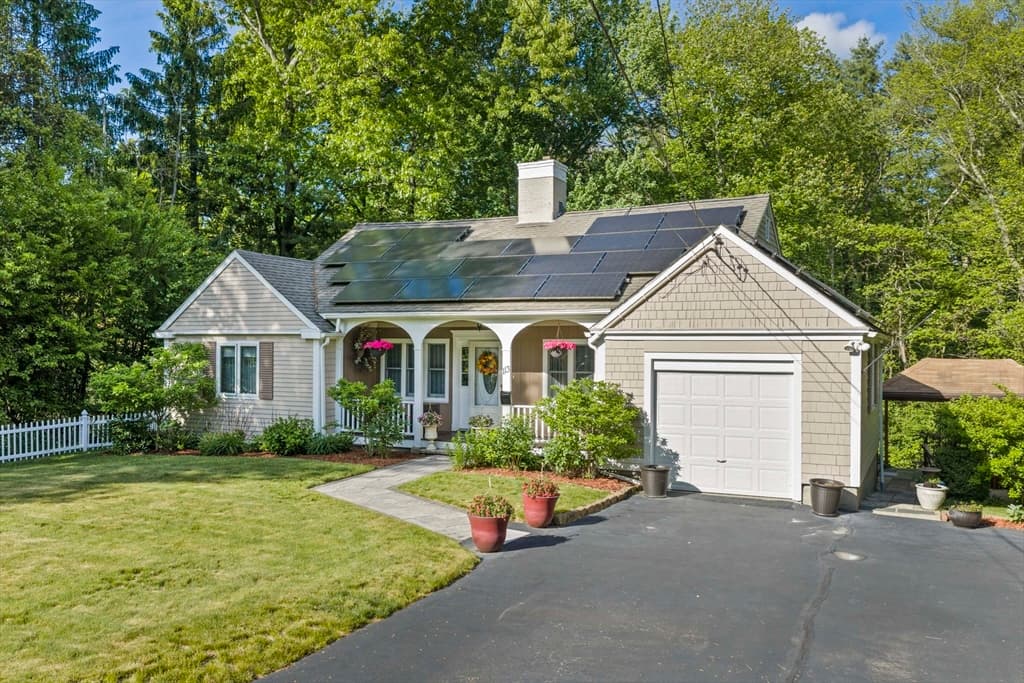 Single Family Residence at 113 Colonel Hunt Dr, Abington MA 02351, Abington, photo 2 of 42