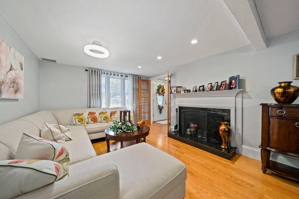 Single Family Residence at 113 Colonel Hunt Dr, Abington MA 02351, Abington, photo 6 of 42