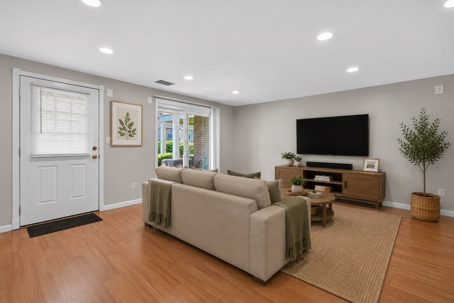 Condominium at 26 Breakwater Dr # 26, Chelsea MA 02150, Chelsea, photo 12 of 23