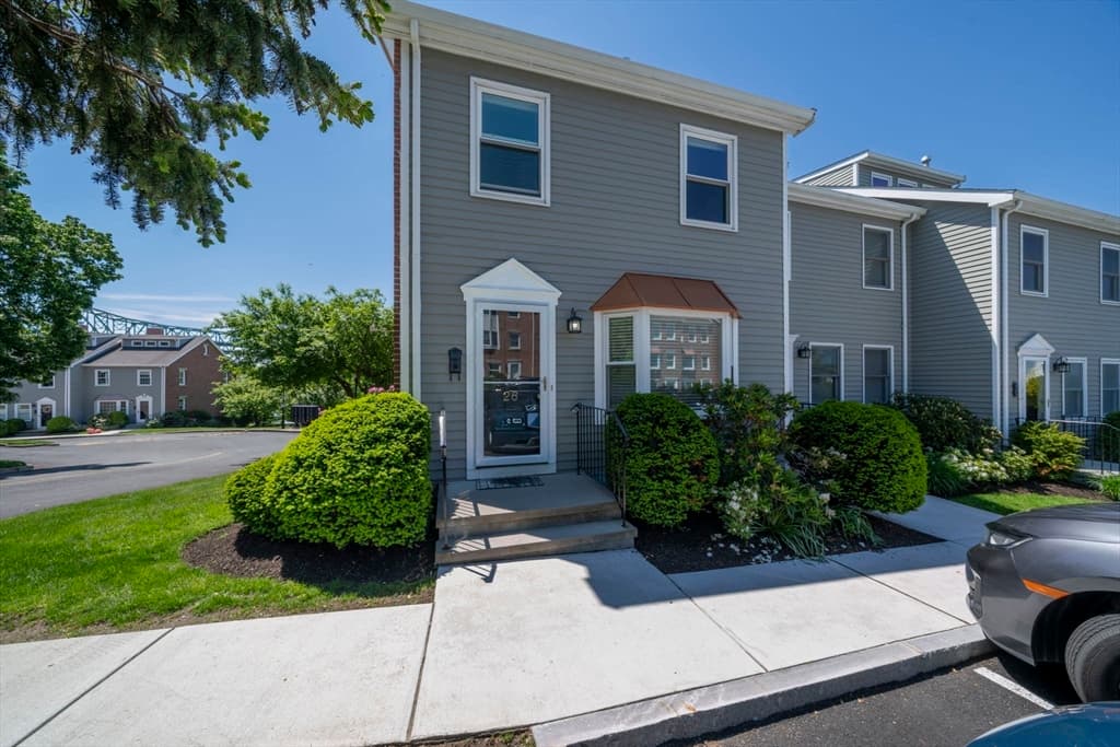 26 Breakwater Dr # 26, Chelsea MA 02150