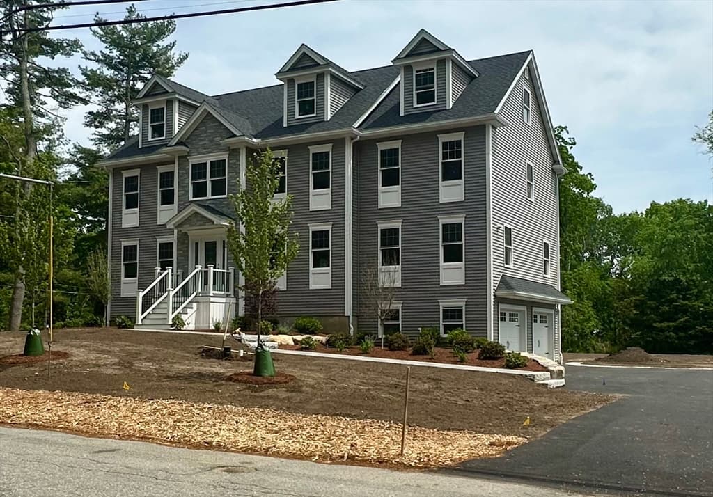 56 Dudley Rd, Billerica MA 01821