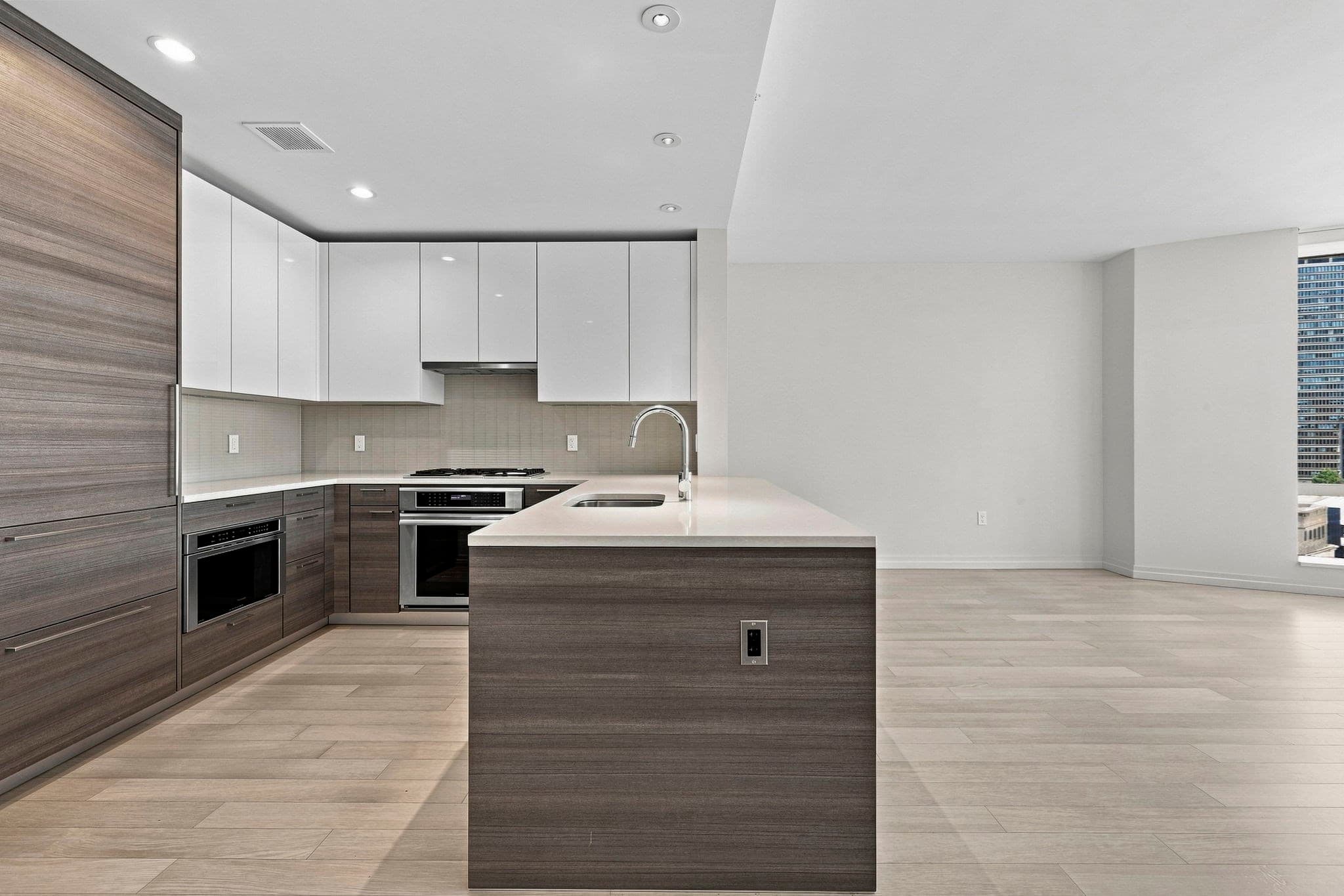 Condominium at 1 Franklin St # 1709, Boston MA 02110, photo 6 of 29
