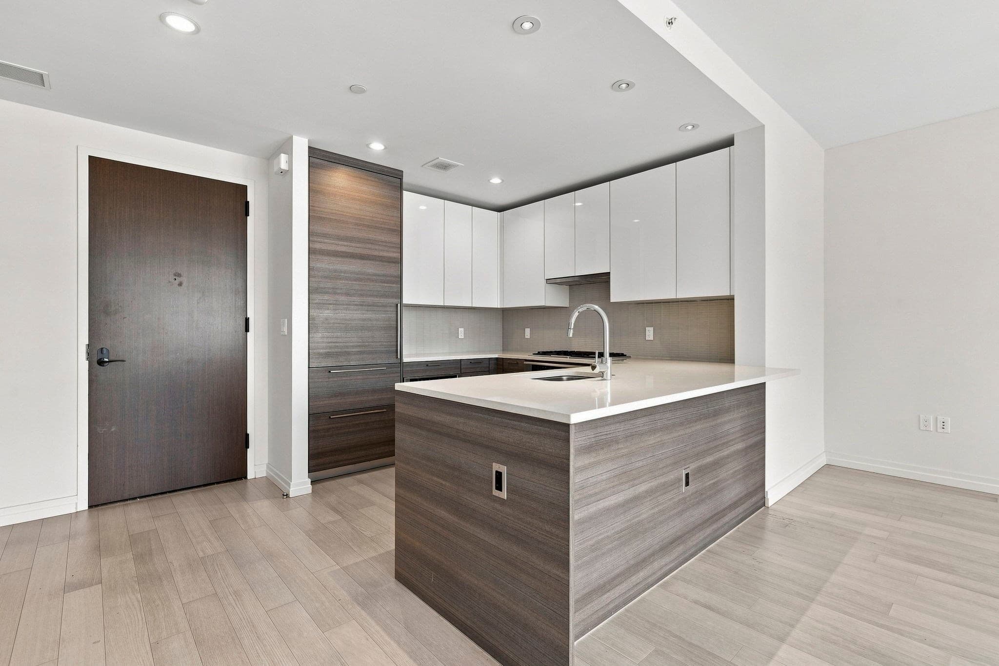 Condominium at 1 Franklin St # 1709, Boston MA 02110, photo 5 of 29