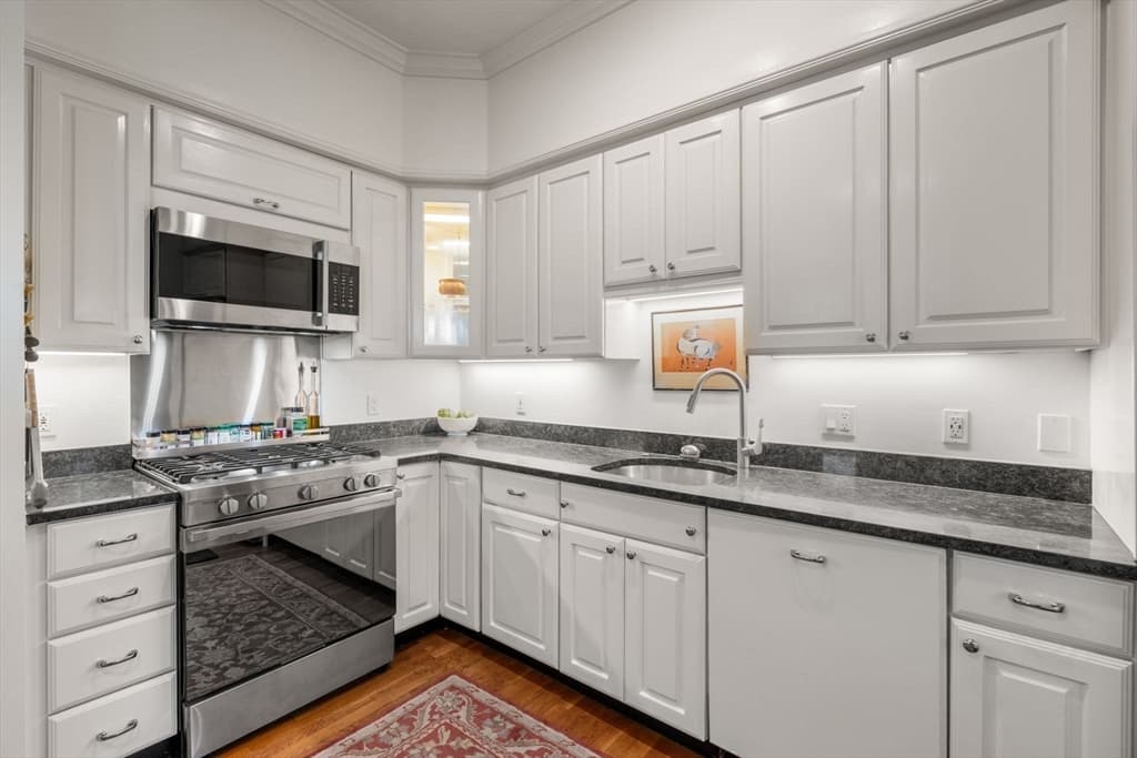 Condominium at 70 Victoria Street # 70, Somerville MA 02144, photo 8 of 34