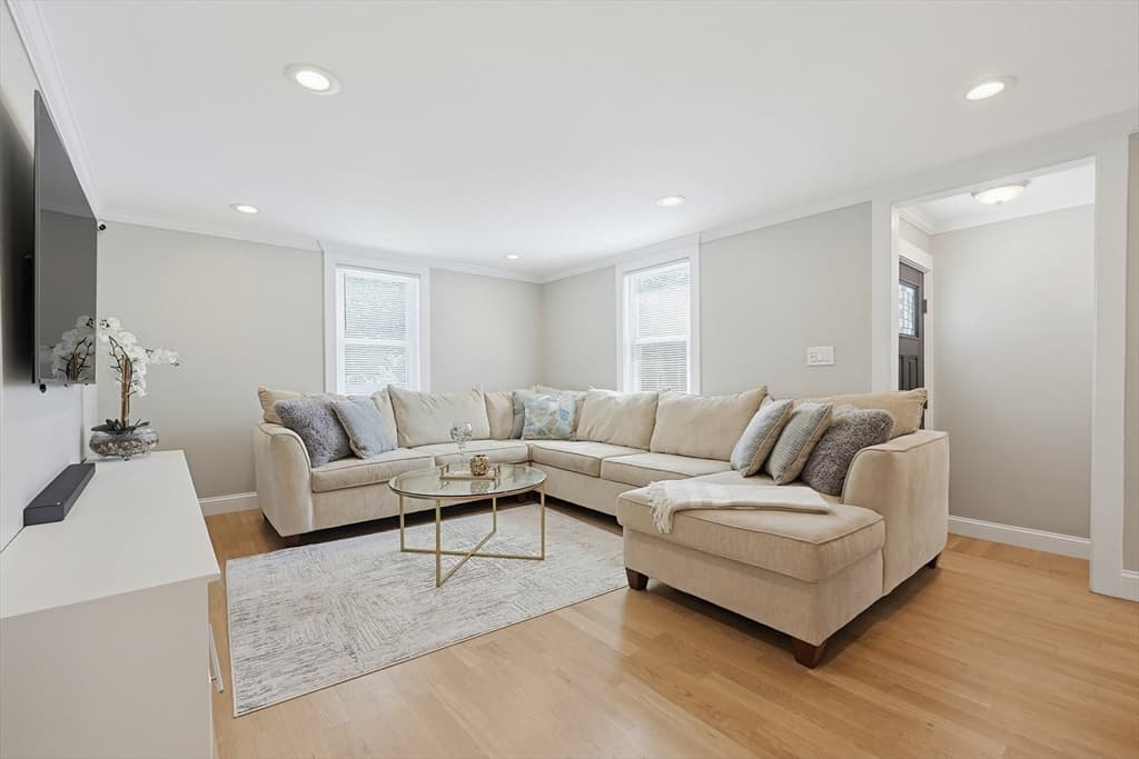 Single Family Residence at 8 Woodbury Ave, Saugus MA 01906, photo 12 of 39