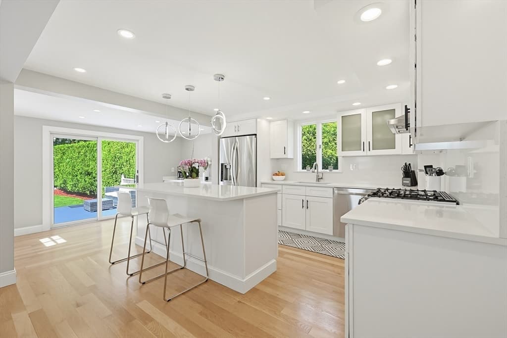 Single Family Residence at 8 Woodbury Ave, Saugus MA 01906, photo 5 of 39