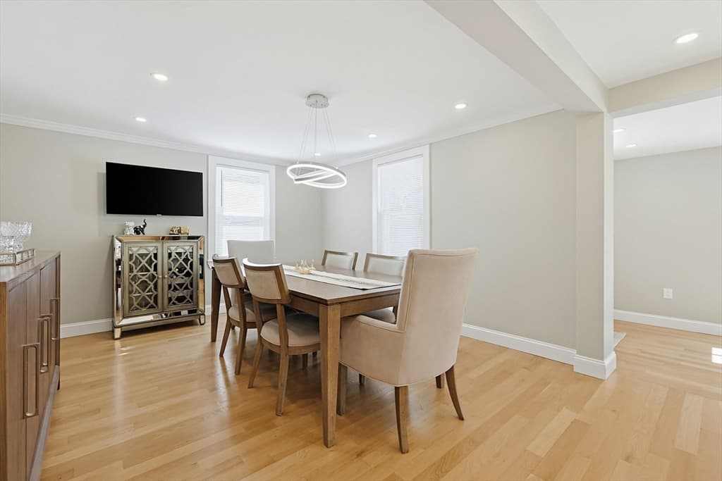 Single Family Residence at 8 Woodbury Ave, Saugus MA 01906, photo 9 of 39