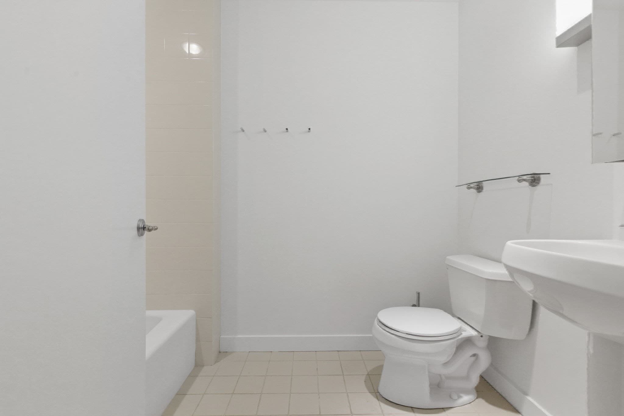 Condominium at 80 Broad Street # 302, Boston MA 02110, photo 23 of 31