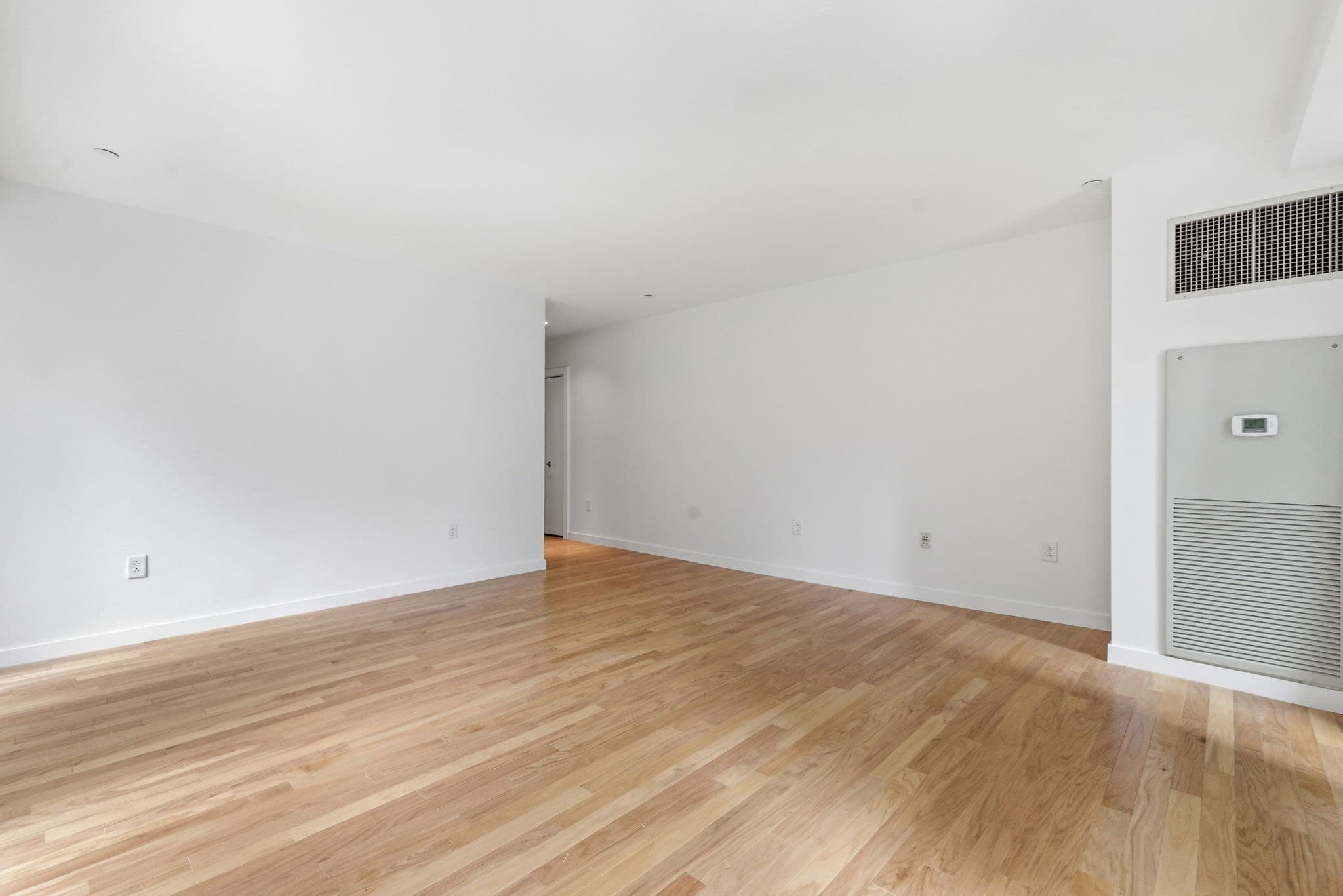 Condominium at 80 Broad Street # 302, Boston MA 02110, photo 4 of 31