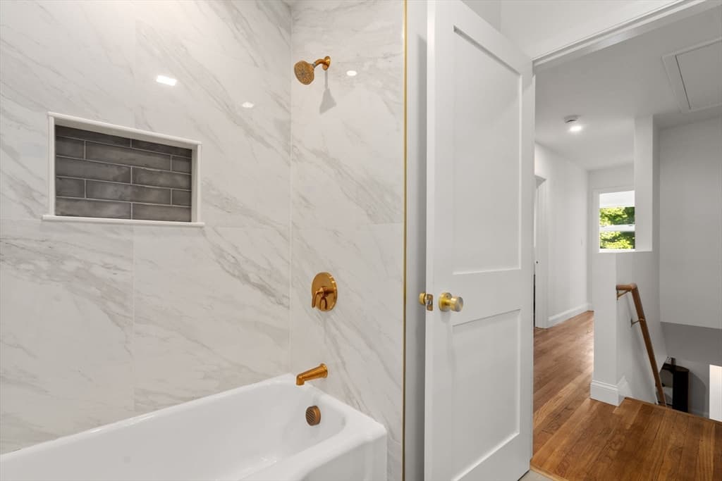 Single Family Residence at 8 Everett St, Wakefield MA 01880, photo 14 of 15