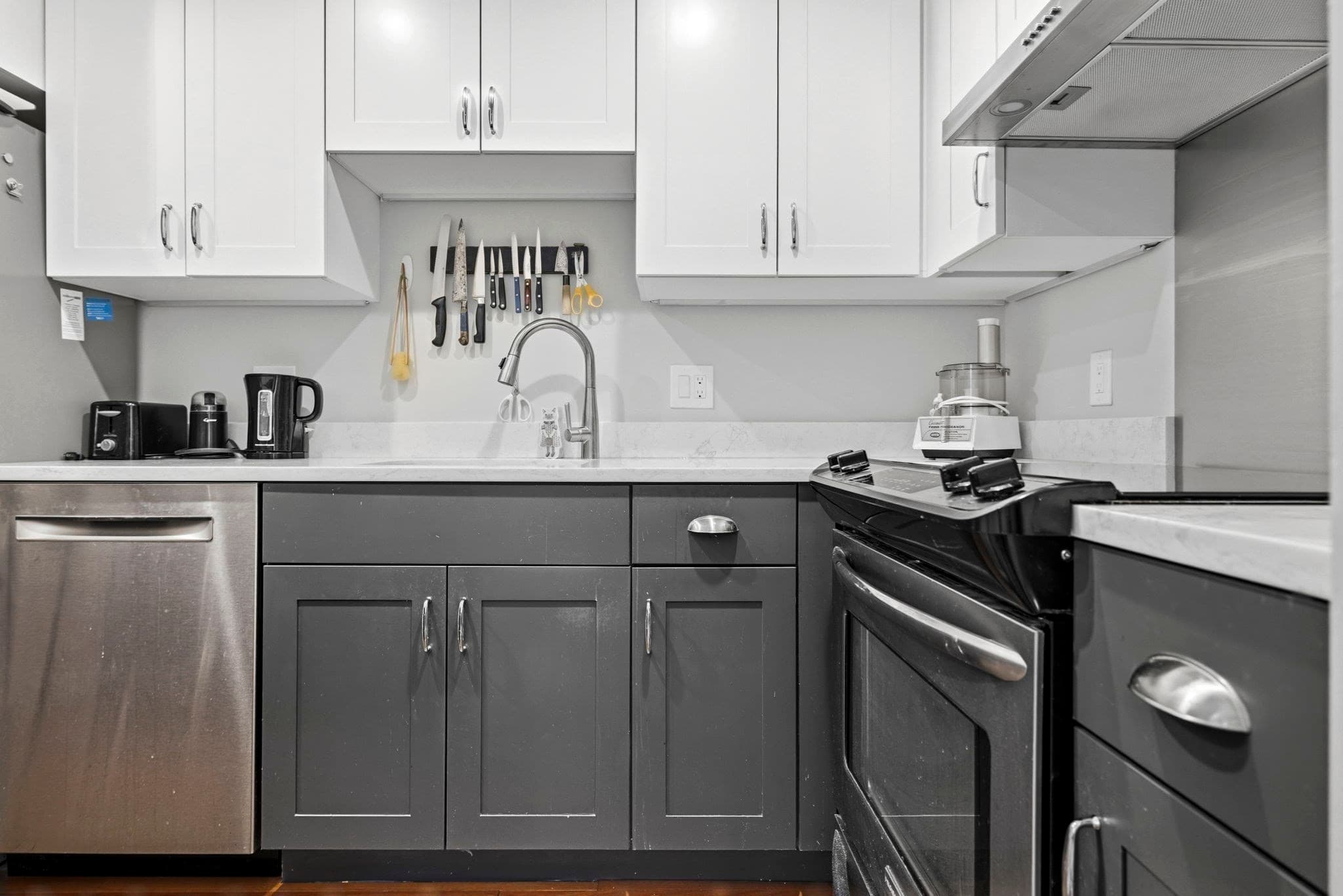 Condominium at 2 Clarendon St # 301, Boston MA 02116, photo 2 of 16