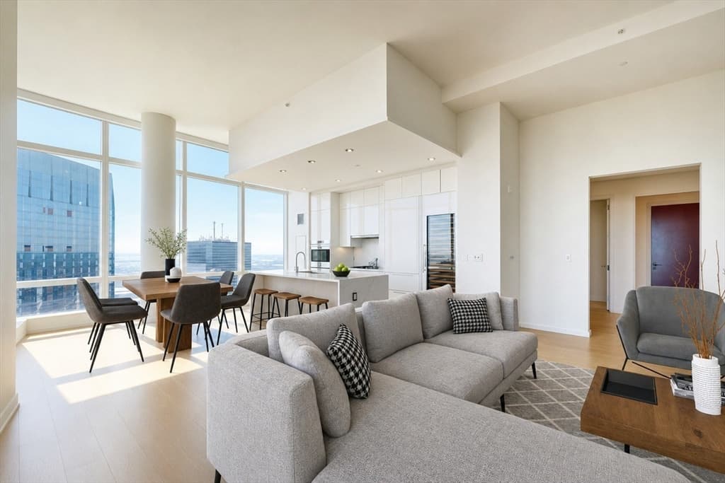 Condominium at 1 Franklin St # 5505, Boston MA 02110, photo 2 of 28