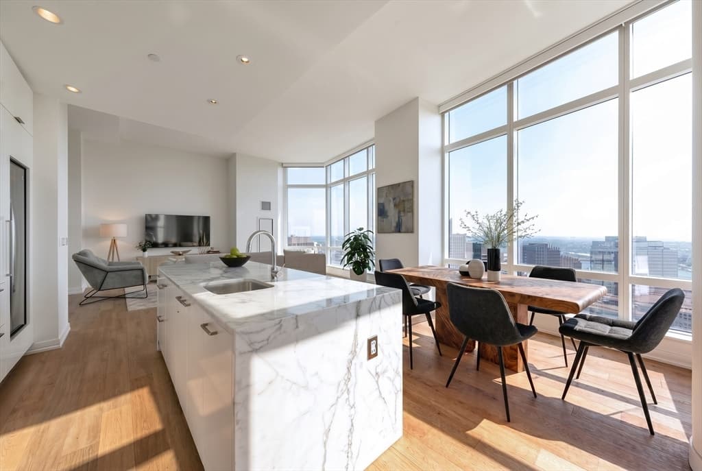 Condominium at 1 Franklin St # 5505, Boston MA 02110, photo 3 of 28