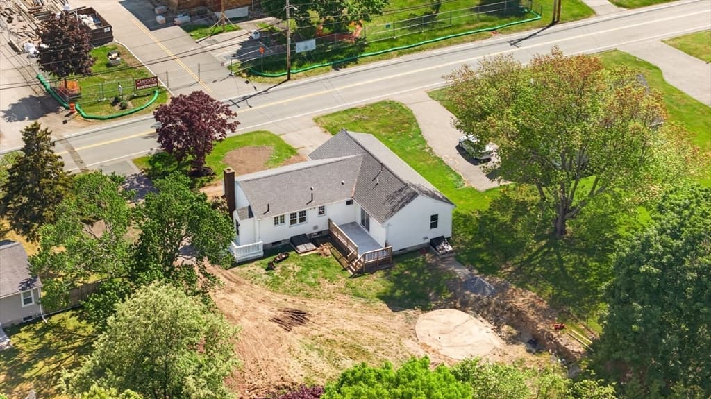 Single Family Residence at 61 Stevens Rd, Swansea MA 02777, photo 6 of 27