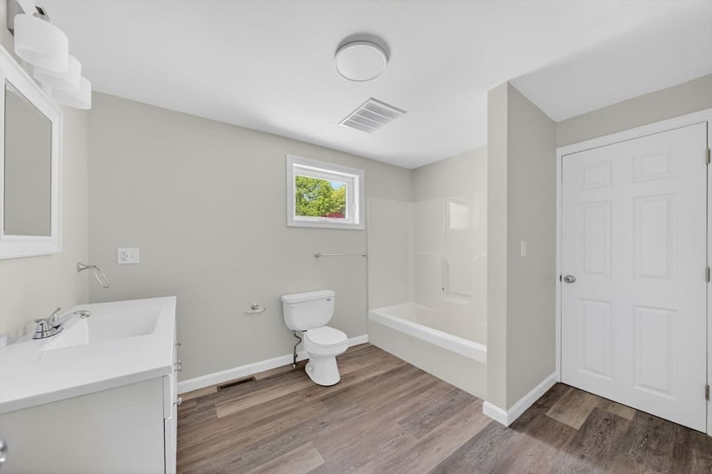 Single Family Residence at 61 Stevens Rd, Swansea MA 02777, photo 16 of 27