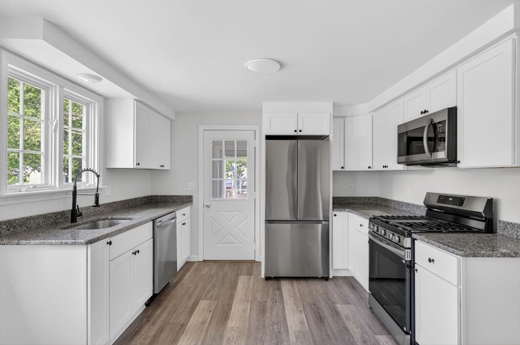 Single Family Residence at 61 Stevens Rd, Swansea MA 02777, photo 9 of 27