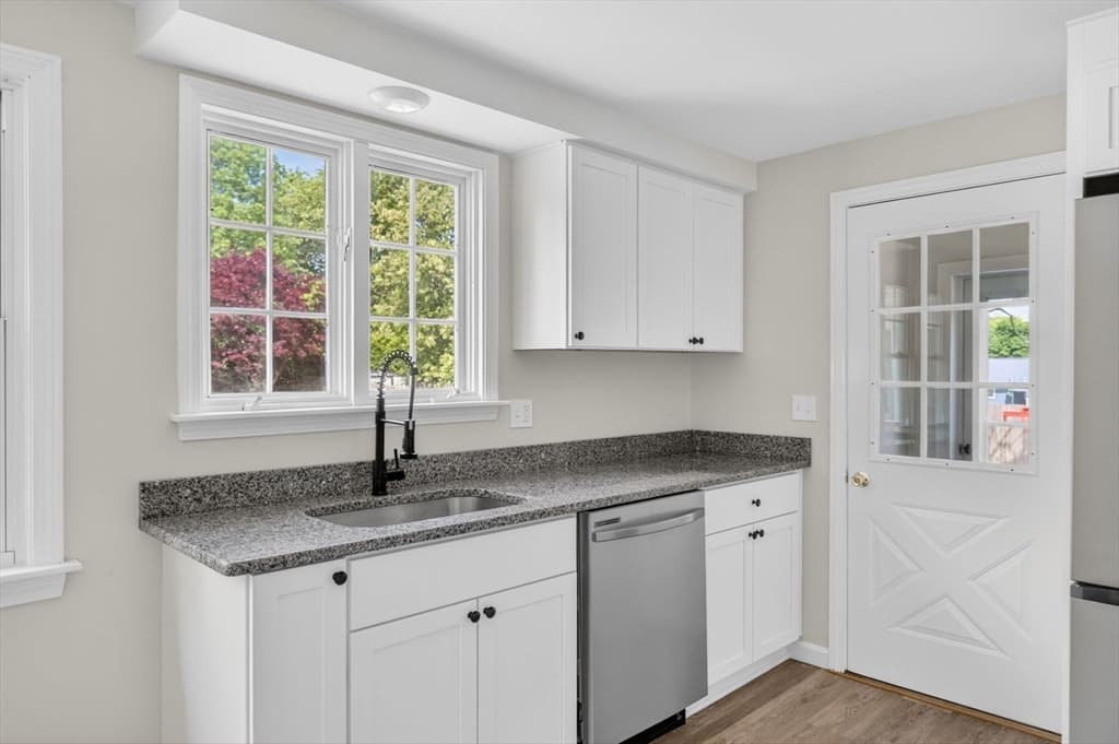 Single Family Residence at 61 Stevens Rd, Swansea MA 02777, photo 10 of 27