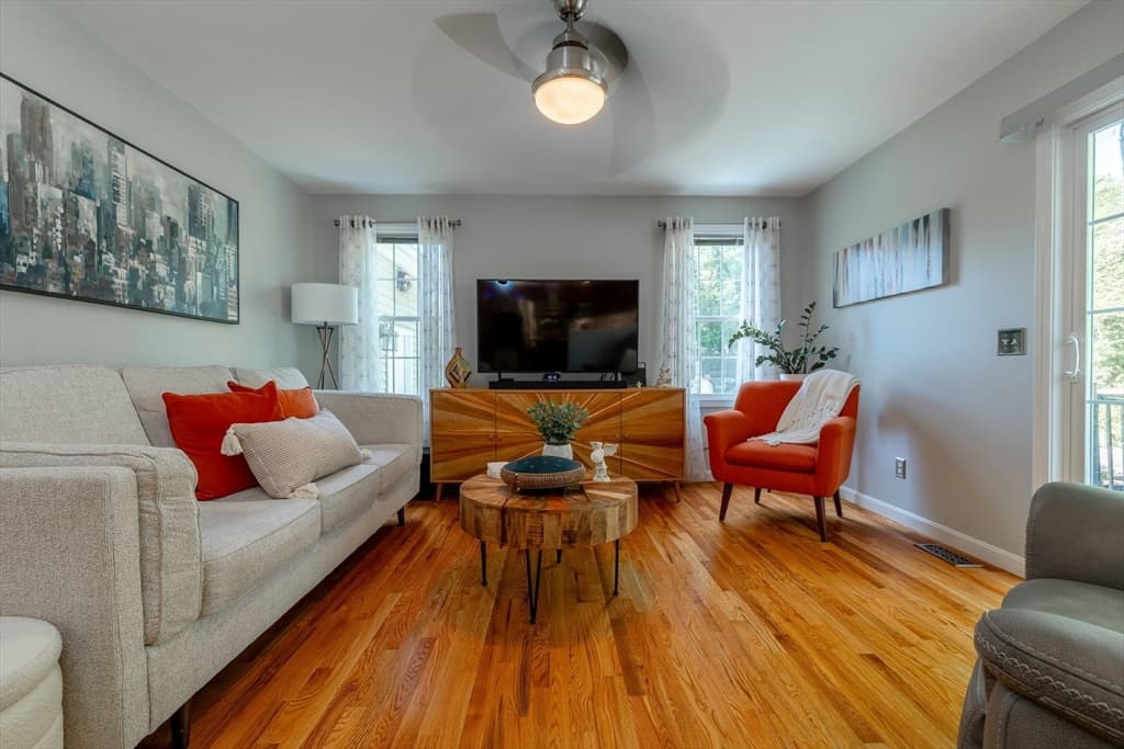 Single Family Residence at 22 Duluth St, Worcester MA 01604, photo 9 of 37