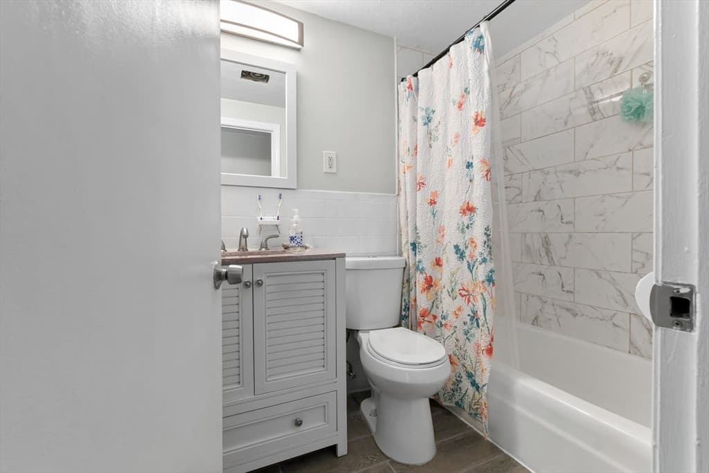 70 Mudge St # 17, Lynn MA 01902 photo 11