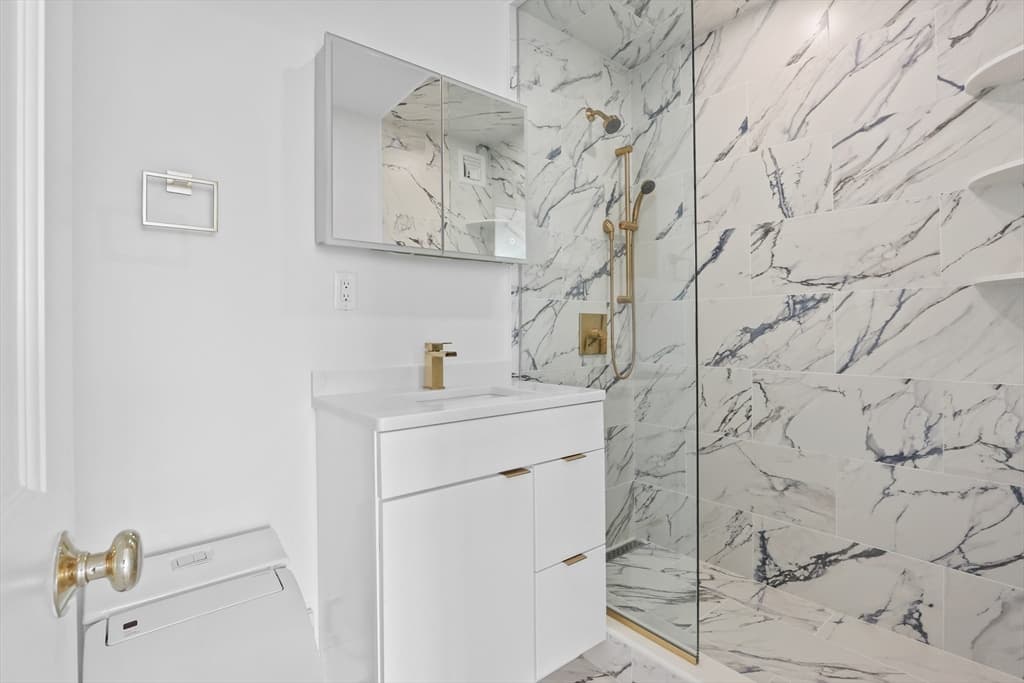 Condominium at 85 E India Row # 36D, Boston MA 02110, photo 12 of 30