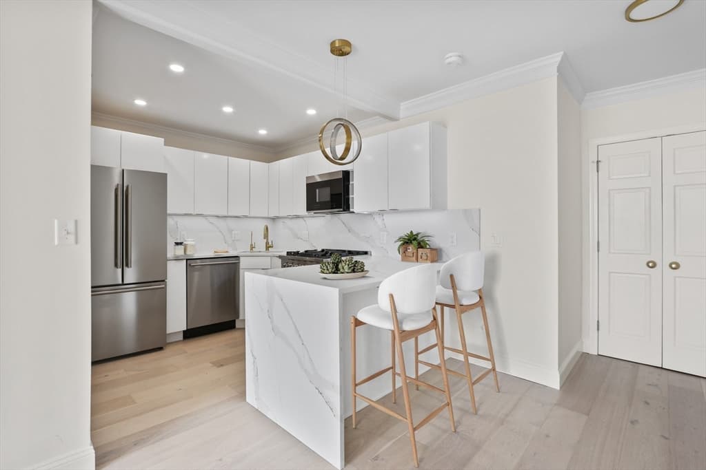 85 E India Row # 36D, Boston MA 02110