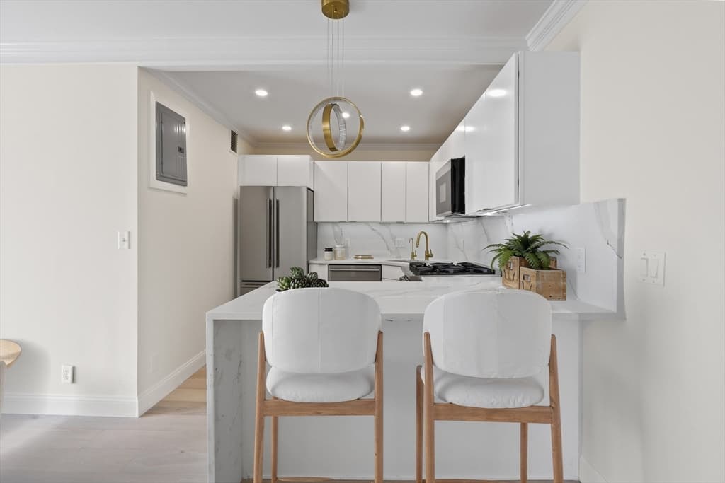 Condominium at 85 E India Row # 36D, Boston MA 02110, photo 10 of 30
