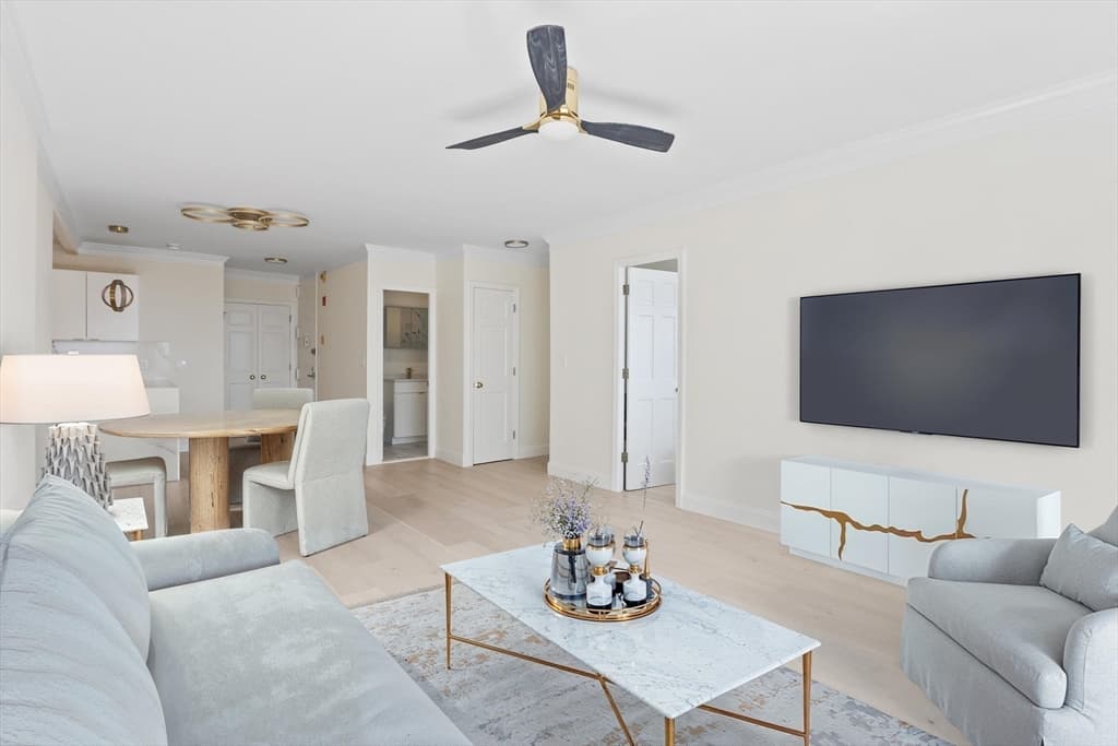 Condominium at 85 E India Row # 36D, Boston MA 02110, photo 11 of 30