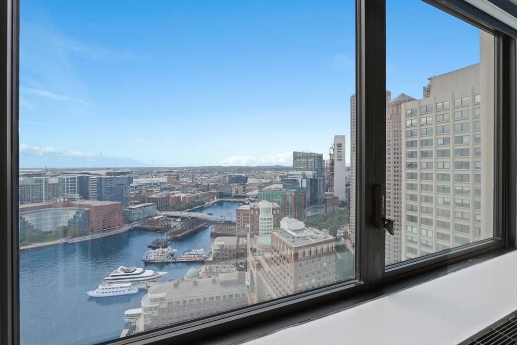 Condominium at 85 E India Row # 36D, Boston MA 02110, photo 8 of 30
