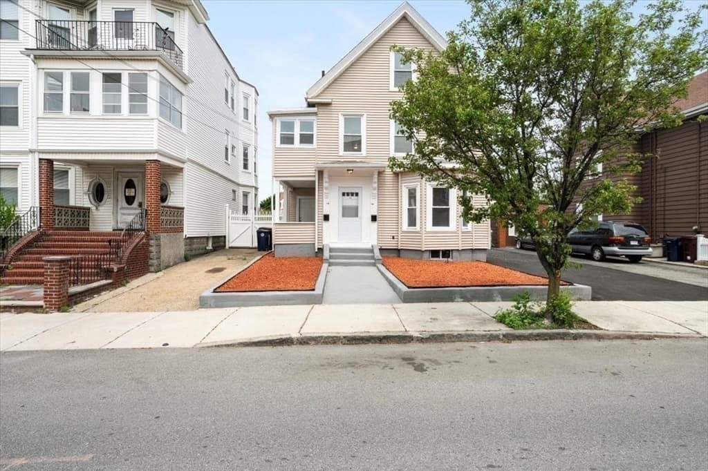 16 Oakes Street, Everett MA 02149 photo 4