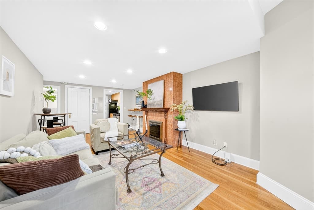 352 Tappan St # 1, Brookline MA 02445 photo 9