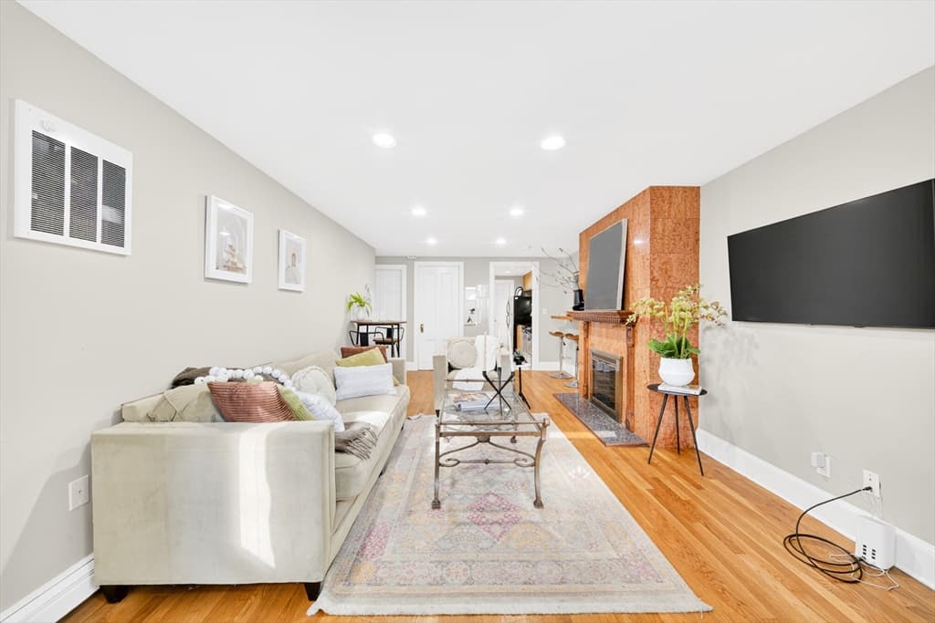 352 Tappan St # 1, Brookline MA 02445 photo 39