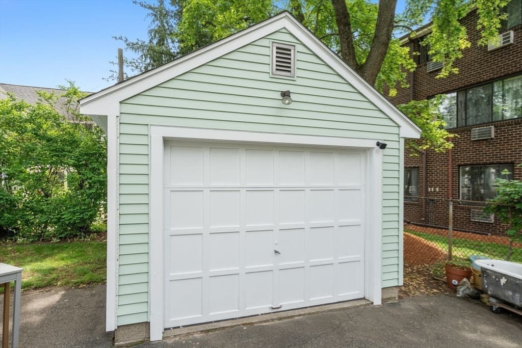 68 Brooks Ave, Newton MA 02460 photo 29