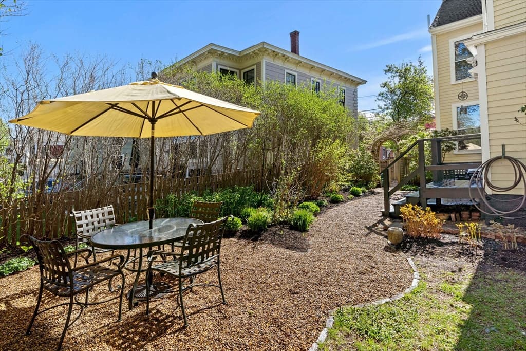 Condominium at 86 Federal St # 86, Newburyport MA 01950, photo 3 of 41