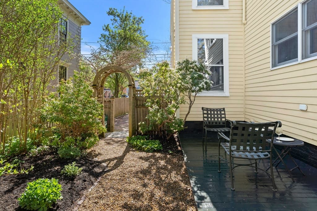 Condominium at 86 Federal St # 86, Newburyport MA 01950, photo 33 of 41