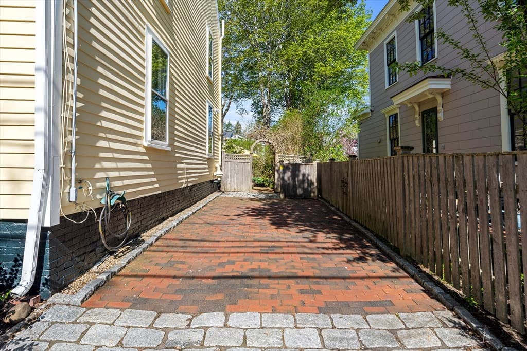 Condominium at 86 Federal St # 86, Newburyport MA 01950, photo 35 of 41