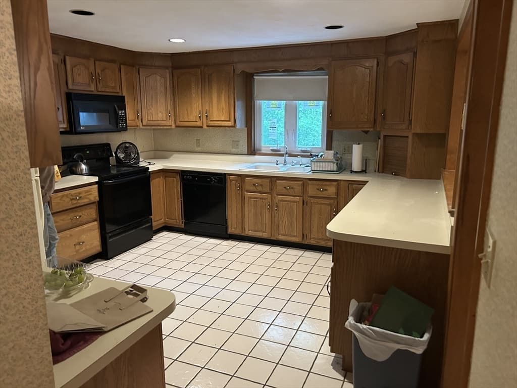 Single Family Residence at 9 College Pond Drive, Danvers MA 01923, photo 11 of 28