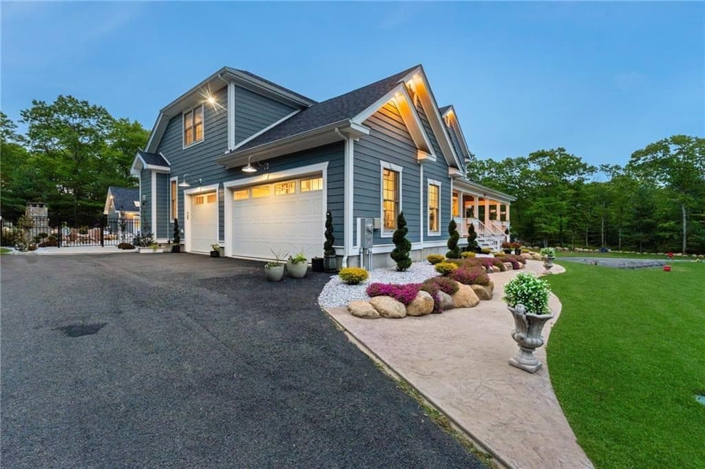 Single Family Residence at 120 Stubble Brook Rd, West Greenwich RI 02817, photo 3 of 42