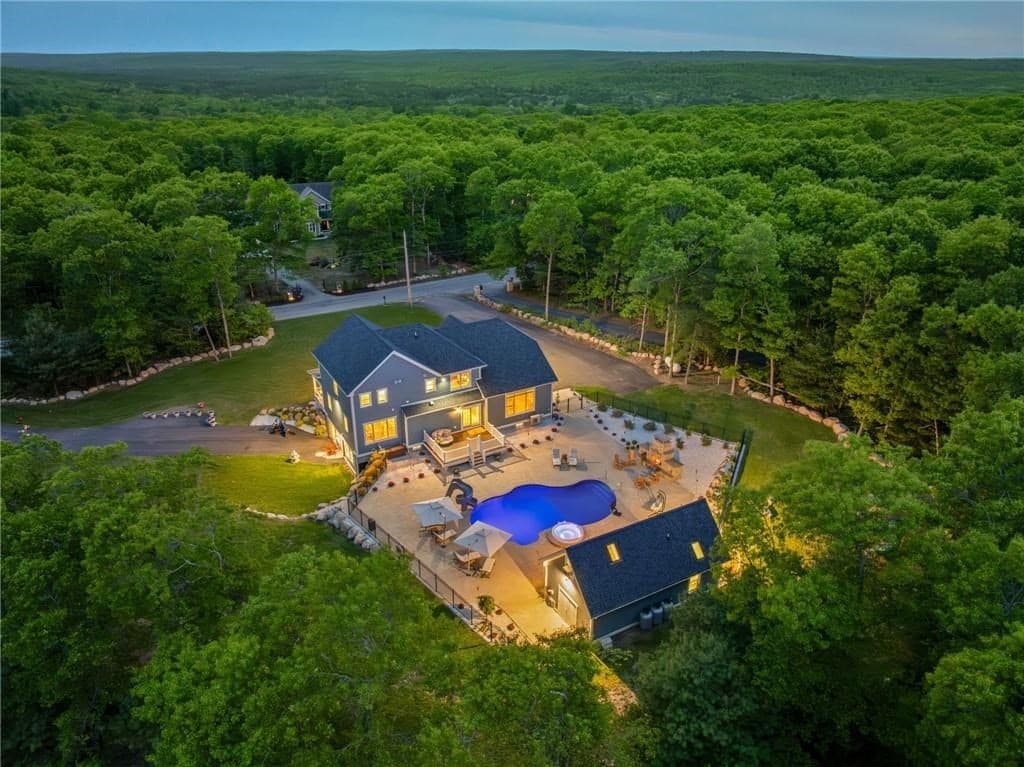 Single Family Residence at 120 Stubble Brook Rd, West Greenwich RI 02817, photo 5 of 42