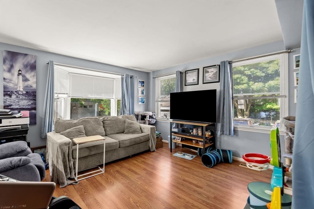 Condominium at 11 Gardner # 4, Salem MA 01970, Salem, photo 12 of 41