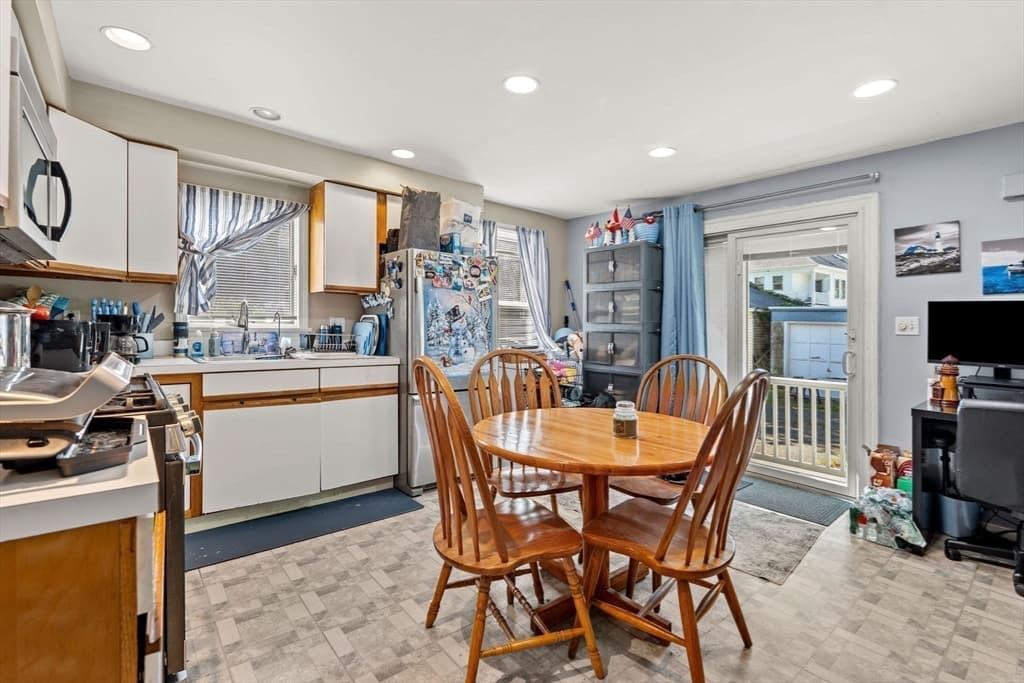 Condominium at 11 Gardner # 4, Salem MA 01970, Salem, photo 5 of 41