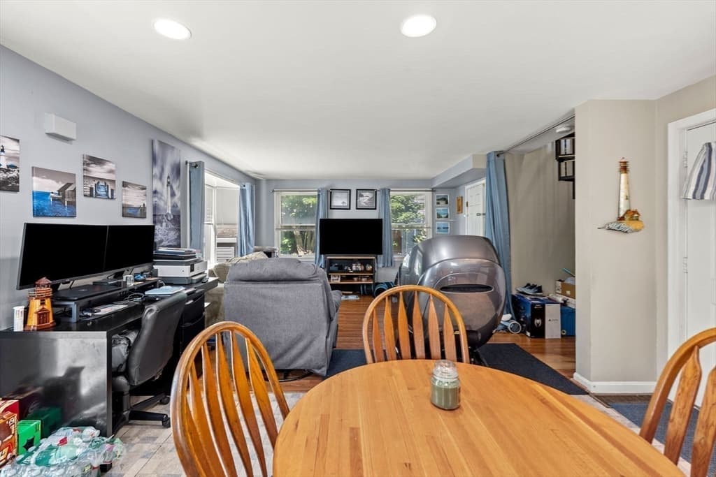 Condominium at 11 Gardner # 4, Salem MA 01970, Salem, photo 9 of 41