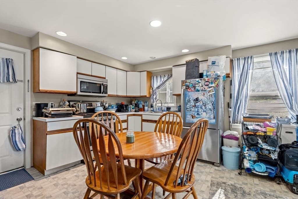 Condominium at 11 Gardner # 4, Salem MA 01970, Salem, photo 8 of 41