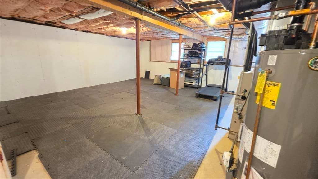 Single Family Residence at 42 Castine St, Worcester MA 01606, photo 26 of 42