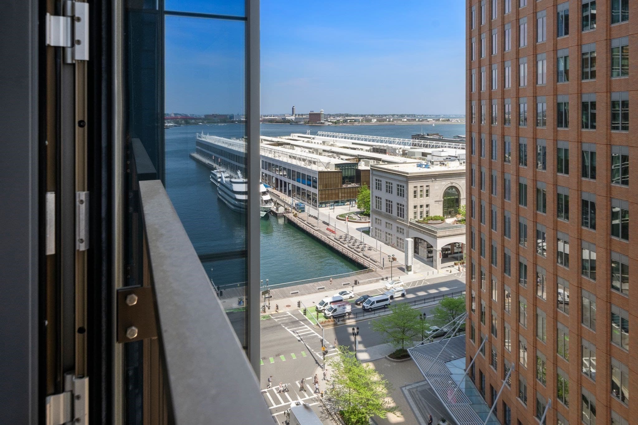 Condominium at 135 Seaport Blvd # 1506, Boston MA 02210, photo 11 of 41