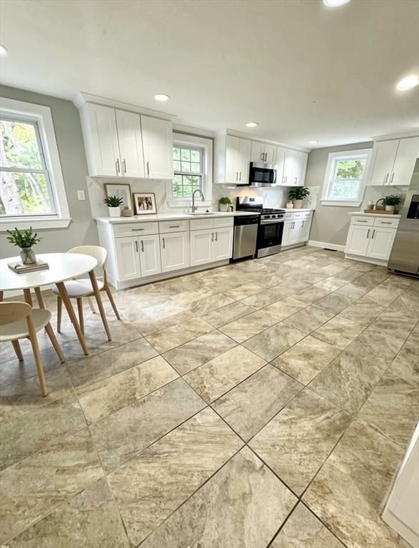 14 Elm Ave, Holbrook MA 02343 photo 4