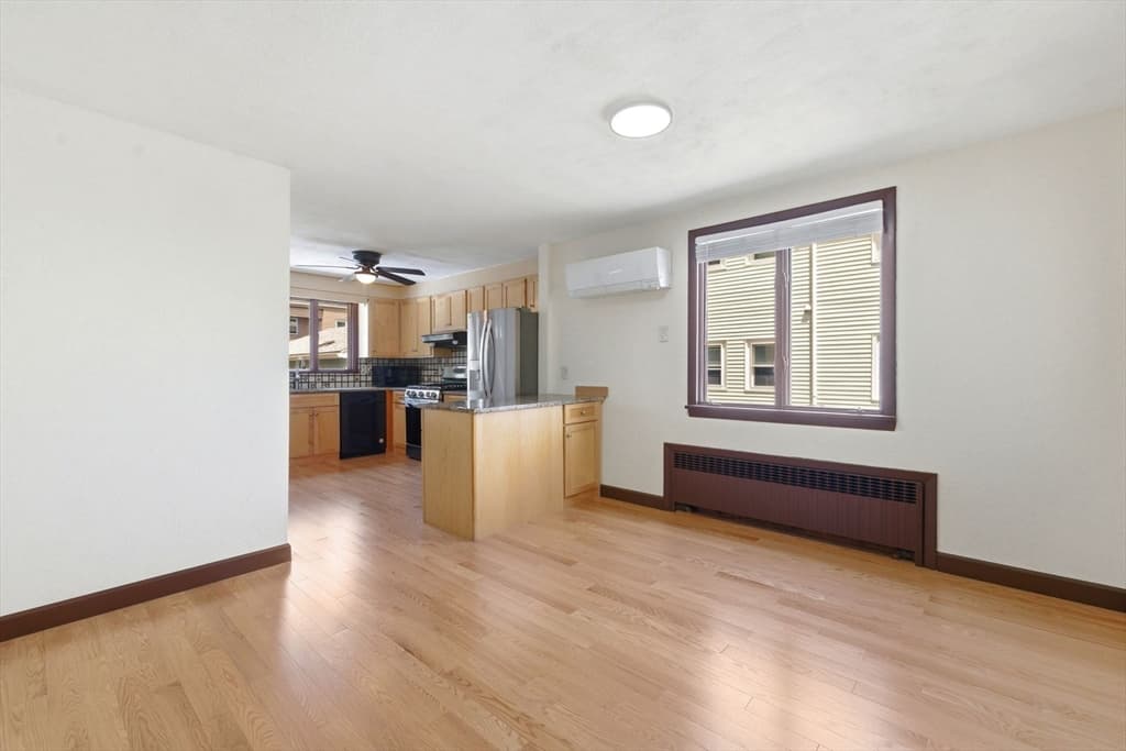 36 Florence St, Everett MA 02149 photo 4