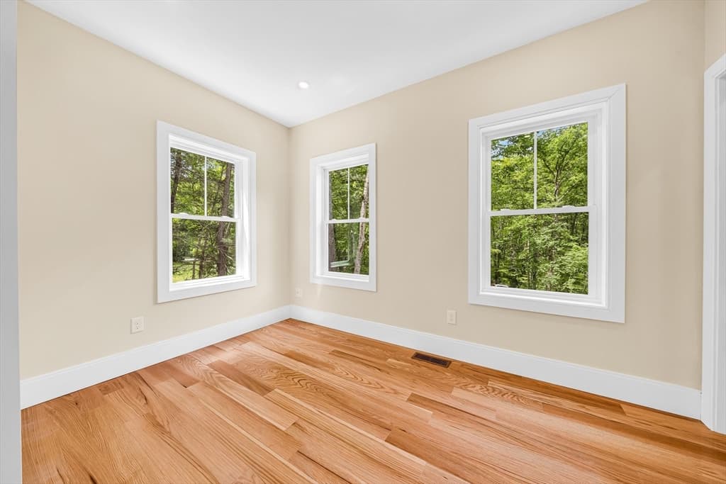 374 Brandy Brow Rd, Haverhill MA 01830 photo 3