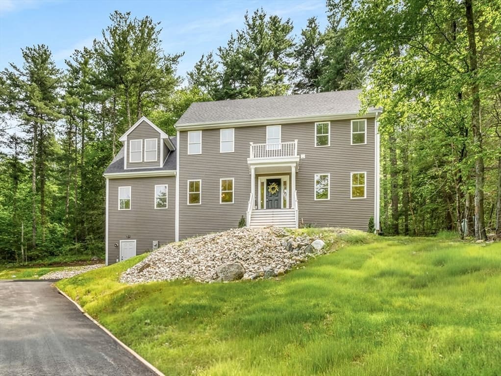 374 Brandy Brow Rd, Haverhill MA 01830