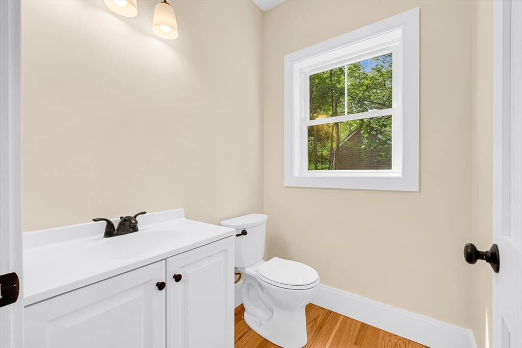 374 Brandy Brow Rd, Haverhill MA 01830 photo 4